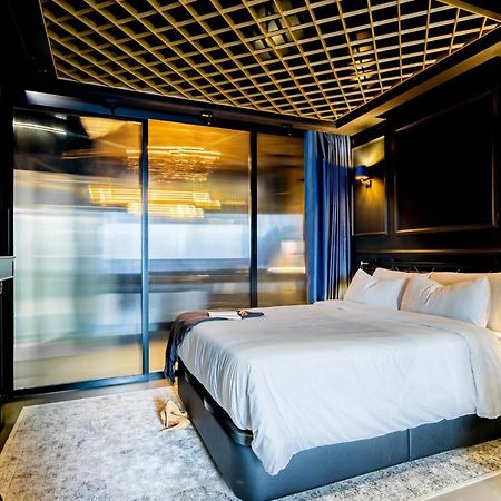 Suite Shibari By Justine Apartments Sobria Elegante Y Pecaminosa Apartamento Turistico En Madrid Rio ภายนอก รูปภาพ
