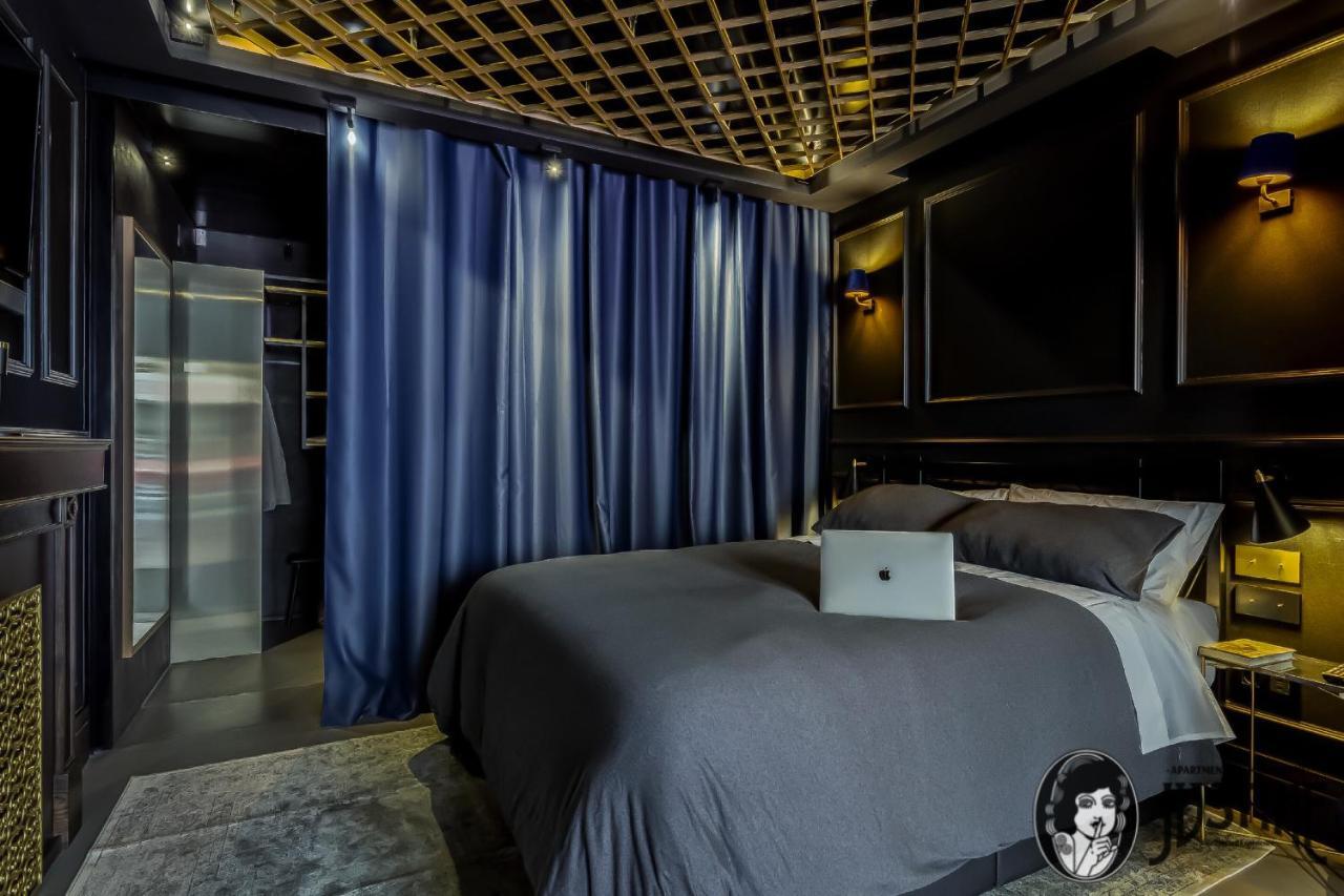 Suite Shibari By Justine Apartments Sobria Elegante Y Pecaminosa Apartamento Turistico En Madrid Rio ภายนอก รูปภาพ